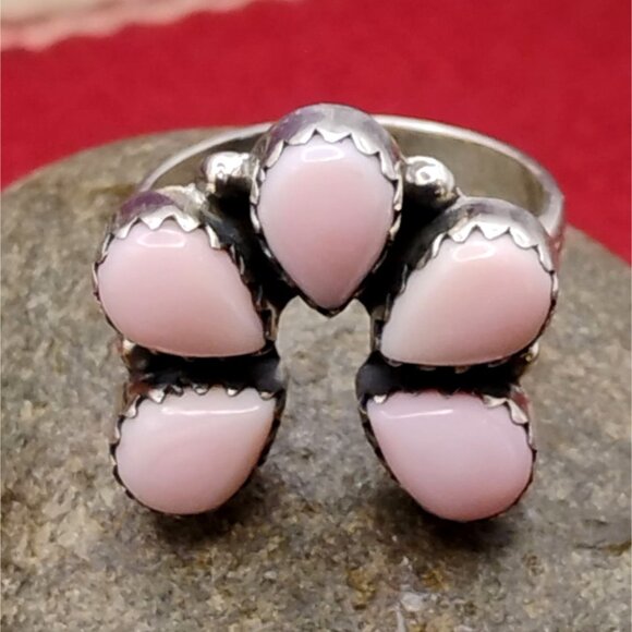 Southwest Pink Conch Shell Sterling Silver Naja Ring Size 7.5 Cowgirl Fashion - Picture 1 of 6